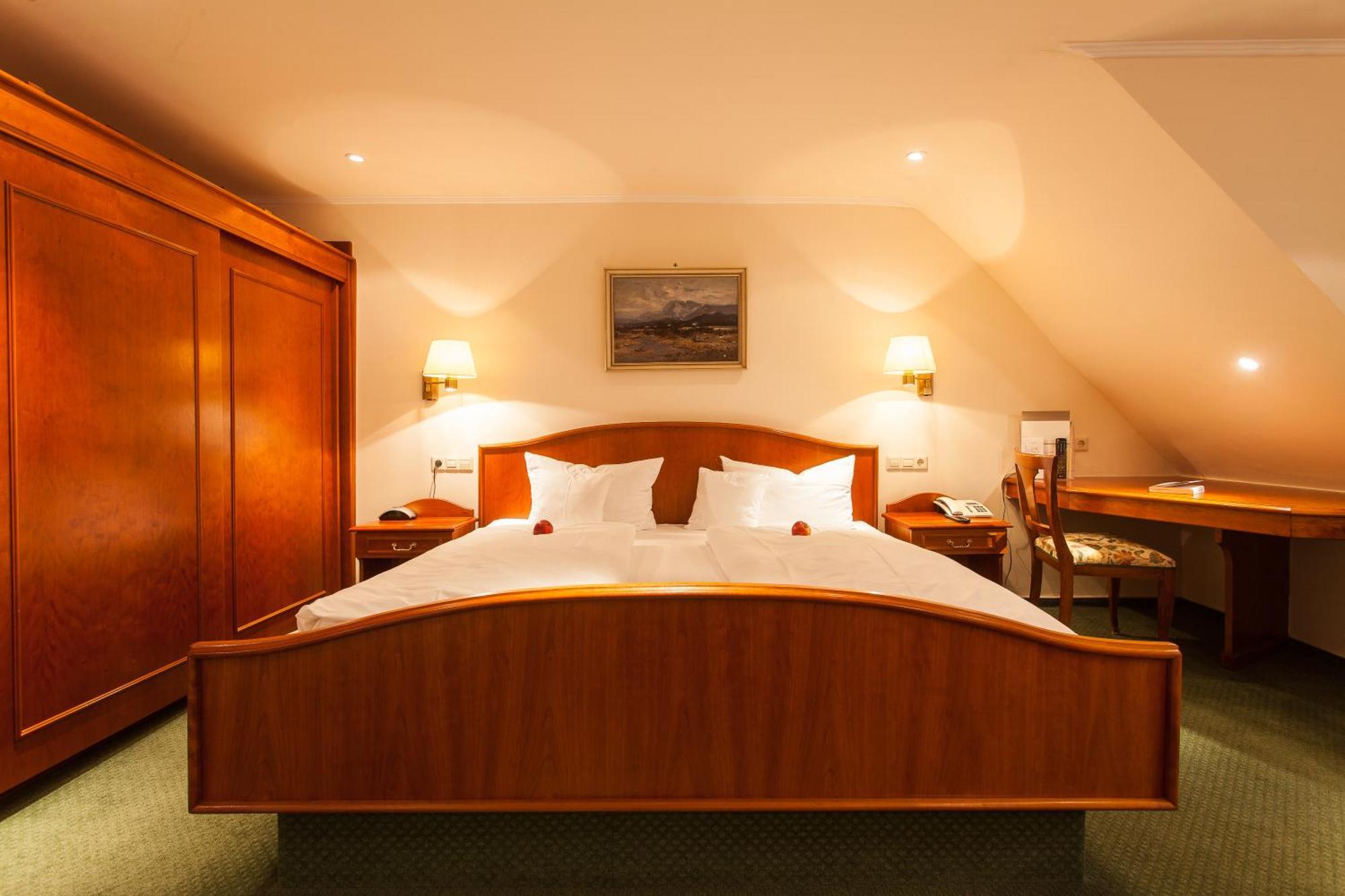 Romantik Hotel Zur Sonne บาเดนไวเลอร์ ภายนอก รูปภาพ
