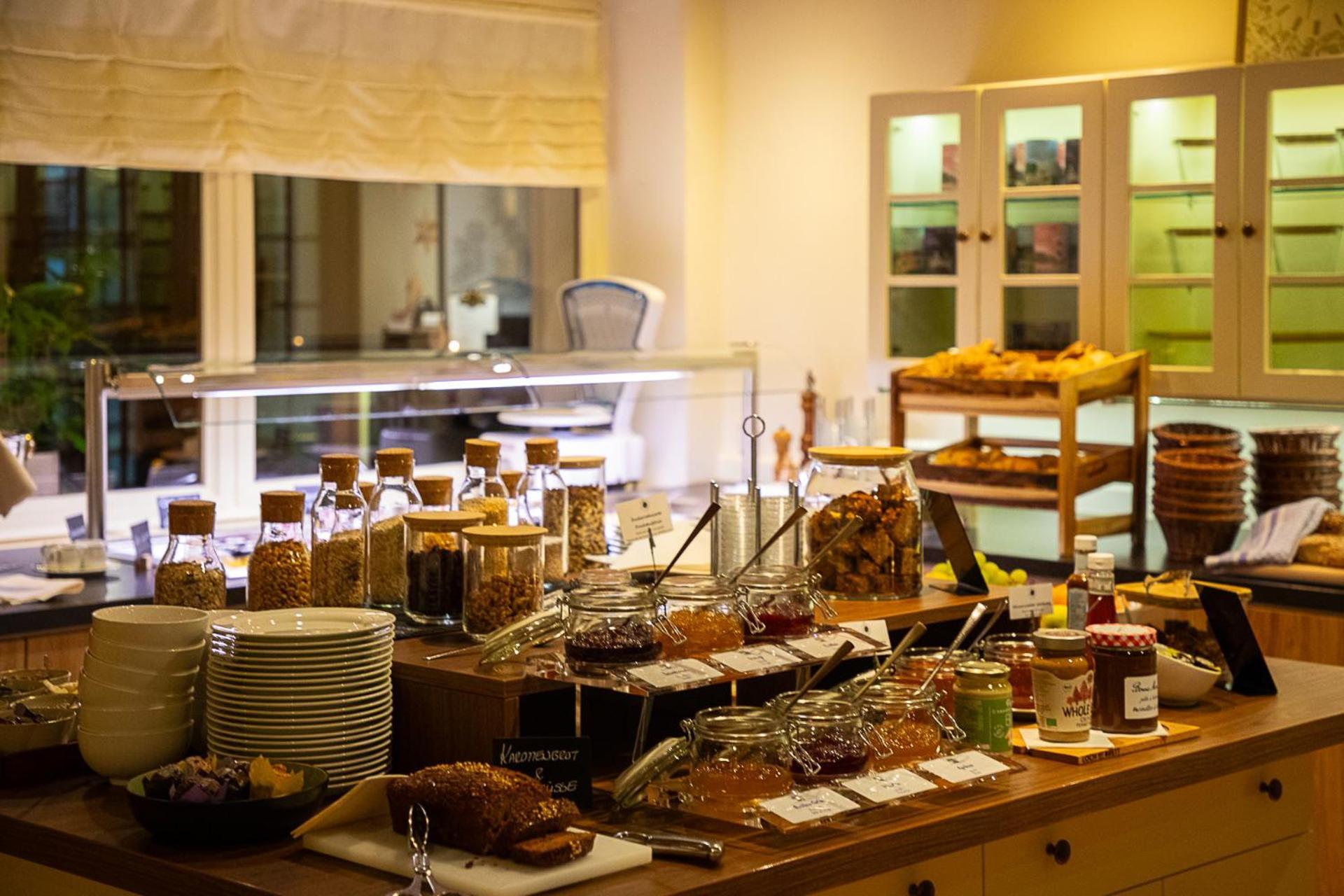 Romantik Hotel Zur Sonne บาเดนไวเลอร์ ภายนอก รูปภาพ